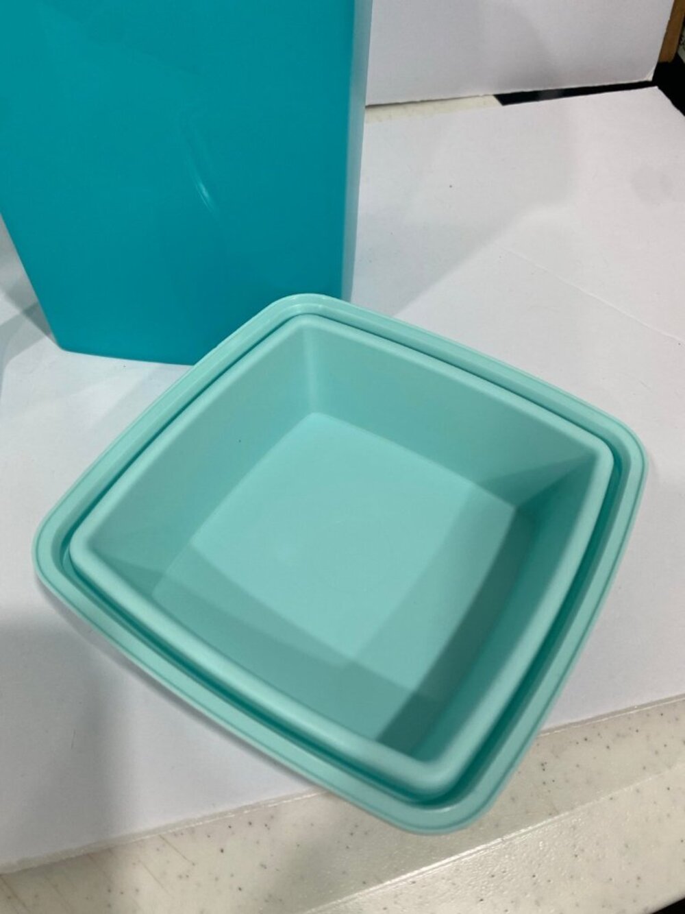Tupperware Pick-Deli Square Aqua Blue 3-Pc Set Like New - Picture 6 of 10